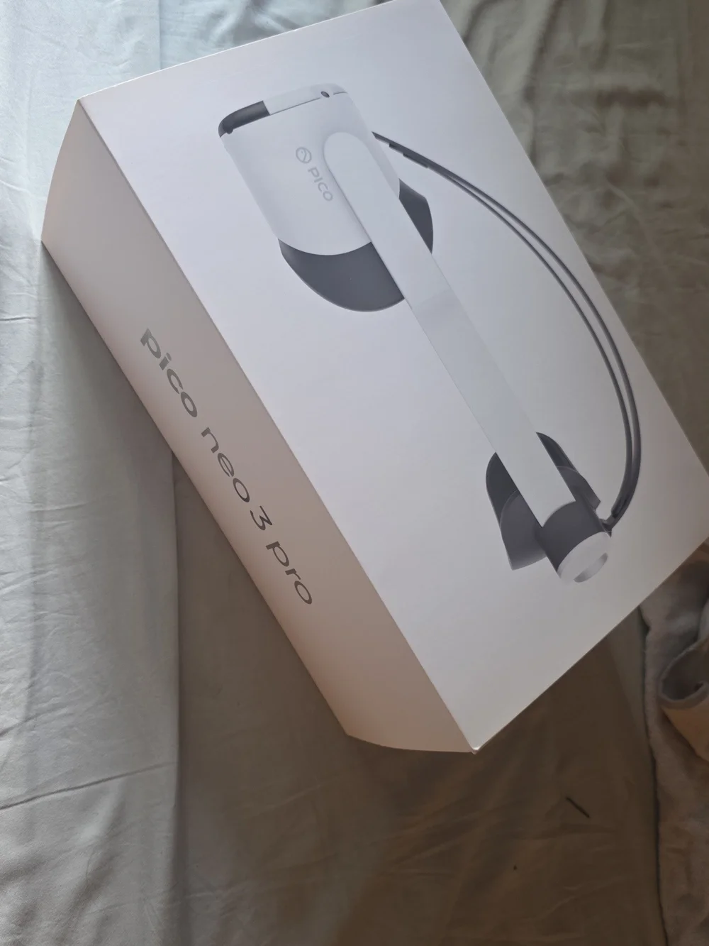 Pico Neo 3 Pro VR Headset - White